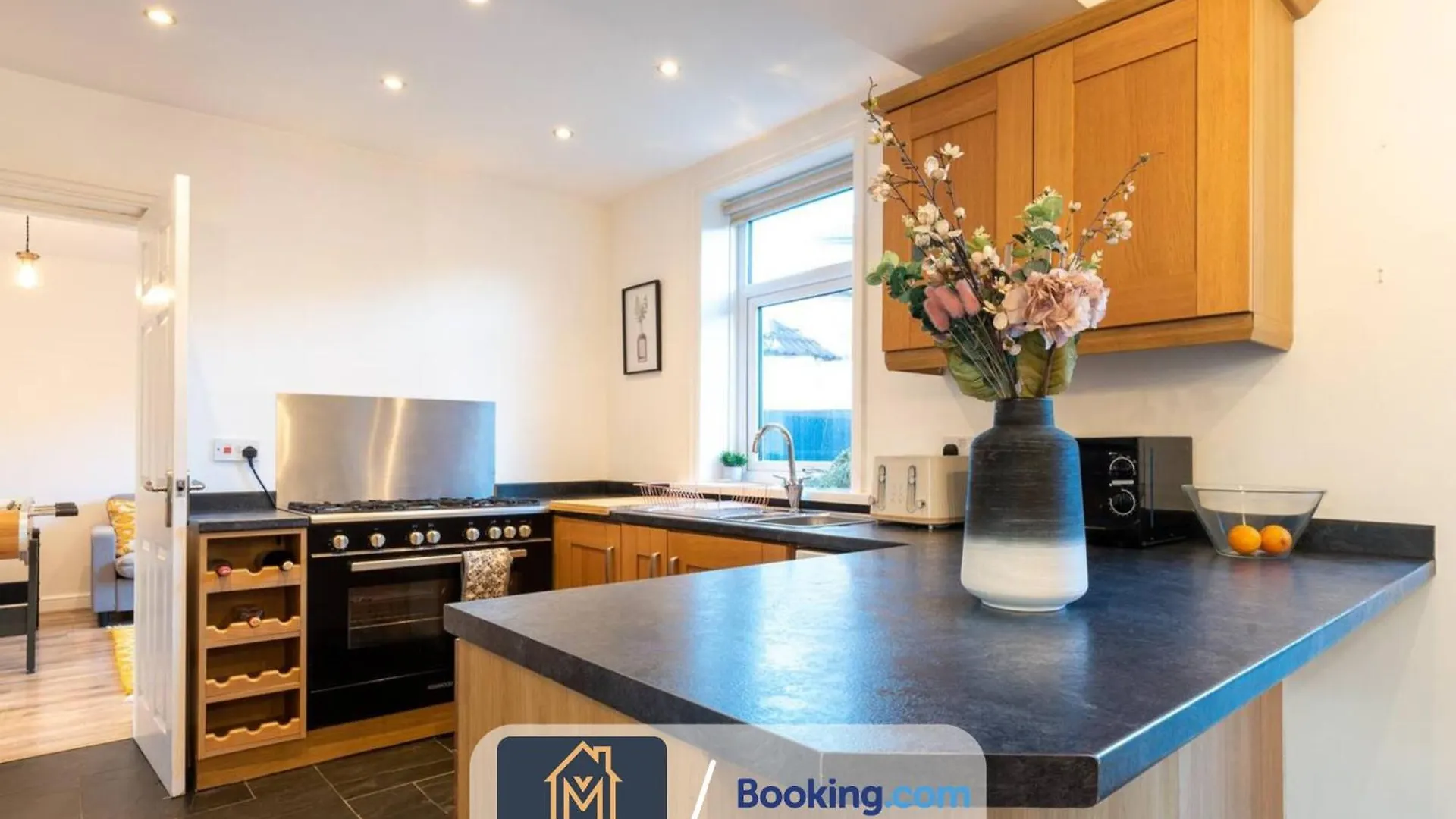 Large Modern 6 Bedroom House By Movida Property Group Short Lets & Serviced Accommodation With Games Room Λιντς Σπίτι διακοπών